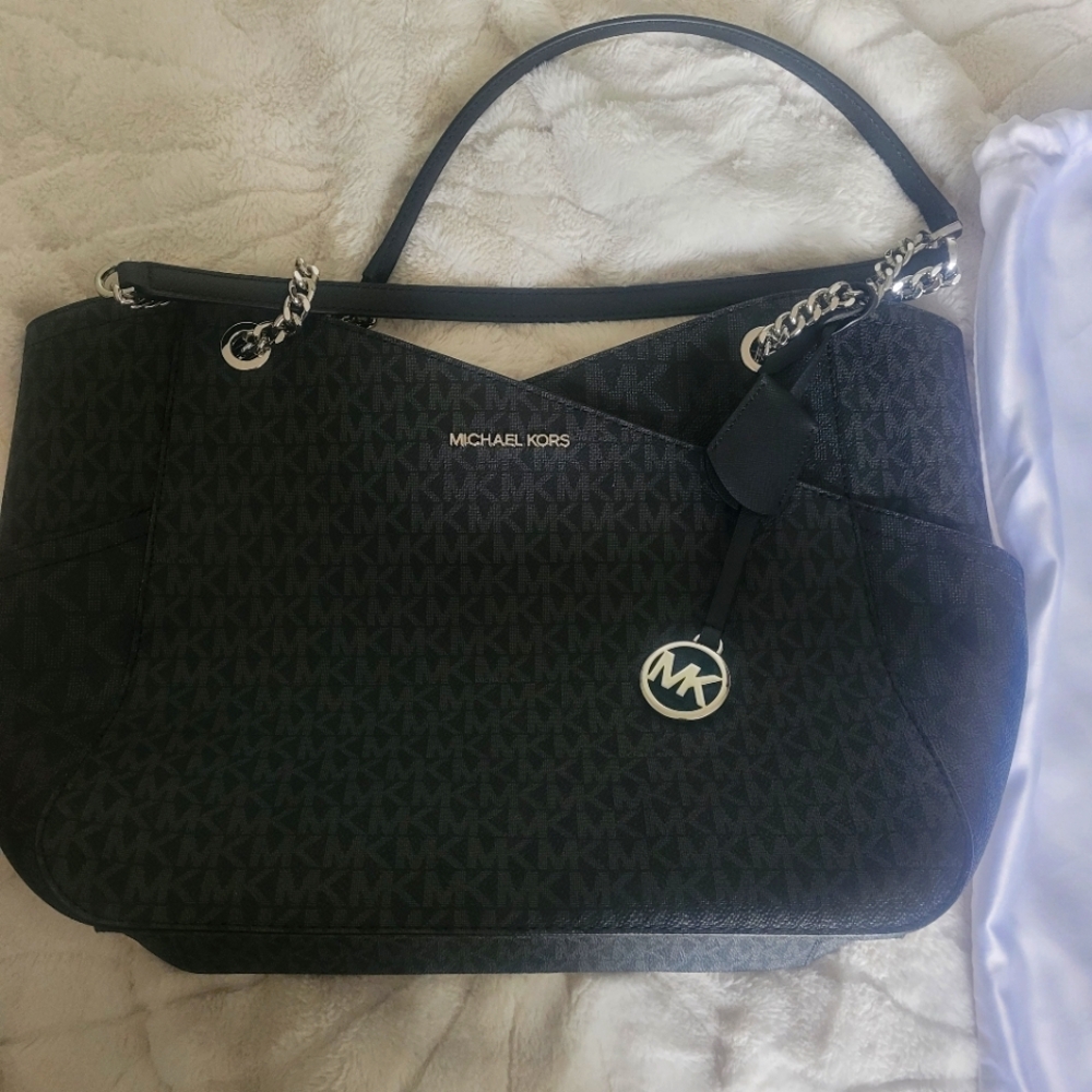 Micheal Kors Jet Set Tote